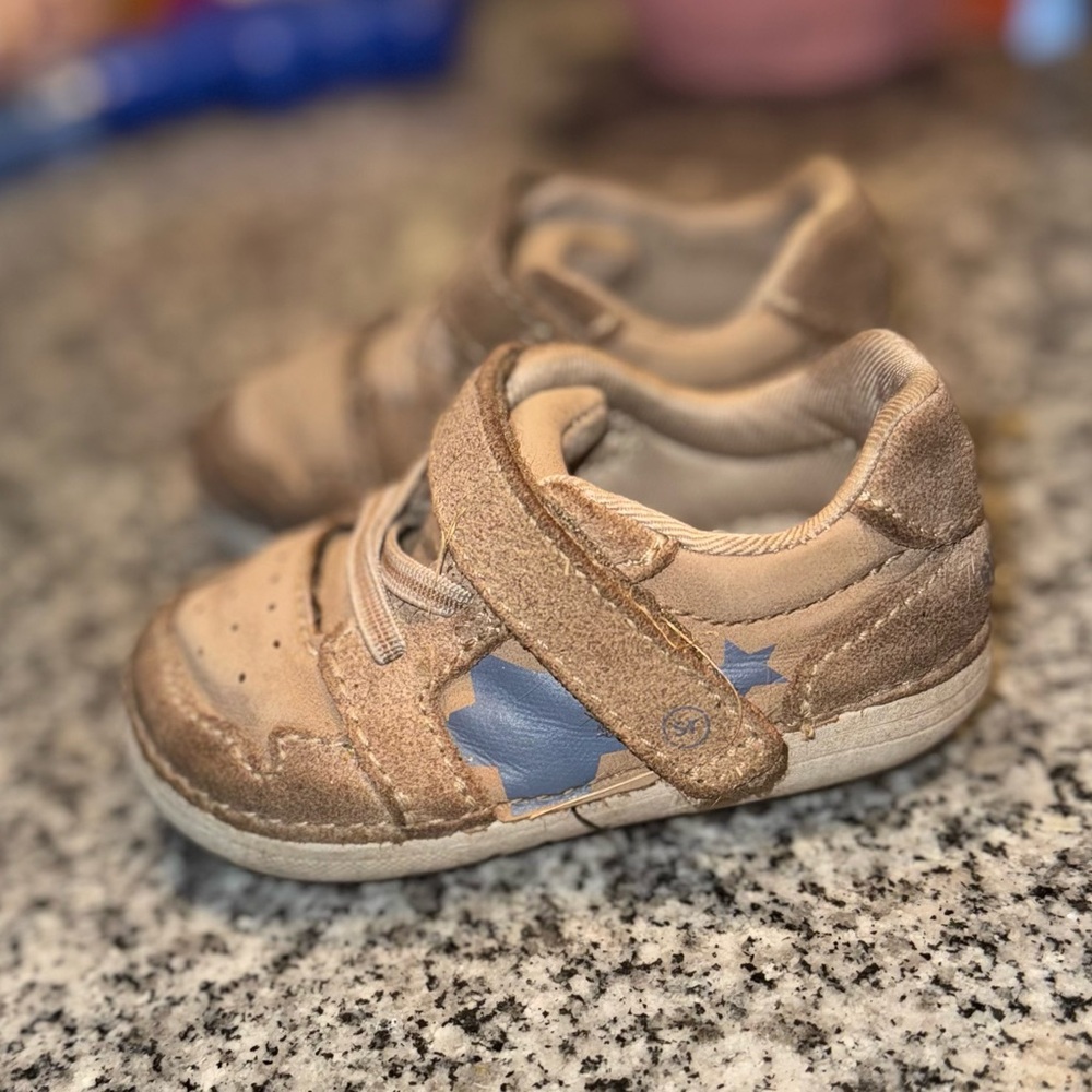 Stride Rite - Picture 2 of 5